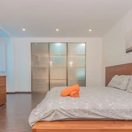 Apartment Collection *